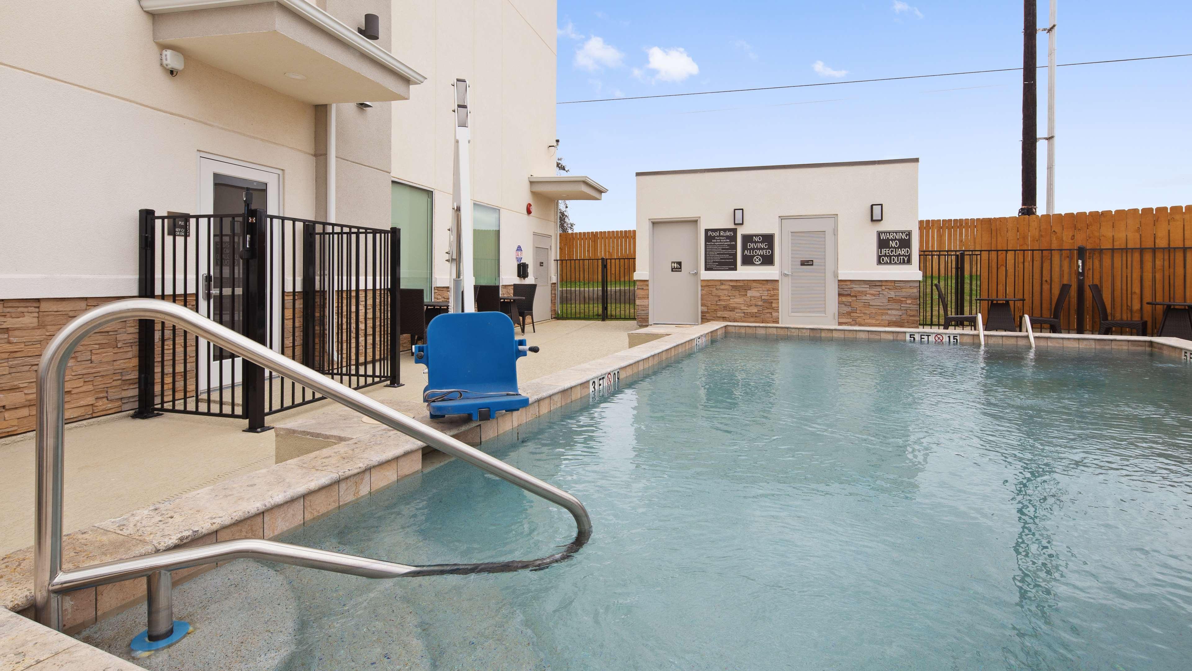 Best Western Green Oaks Inn La Vernia Dış mekan fotoğraf